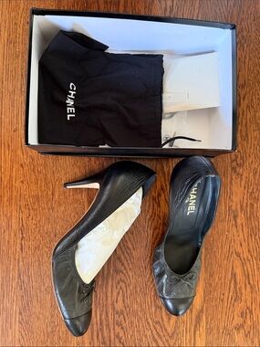 Chanel cap toe bow two toned heels